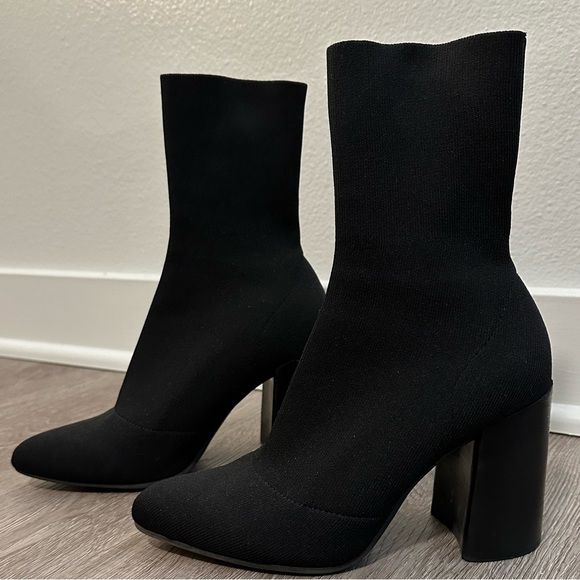 Steve Madden | Original Trent Bootie 🖤 - Picture 1 of 4